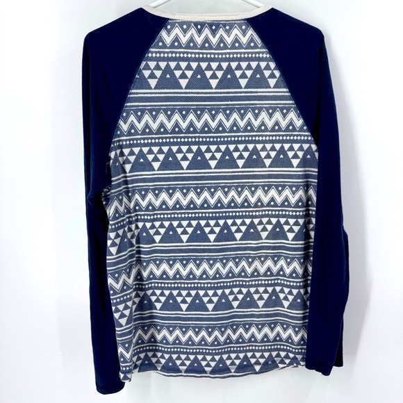 ALPHABETA Geometric Long Sleeve Shirt - Picture 4 of 6